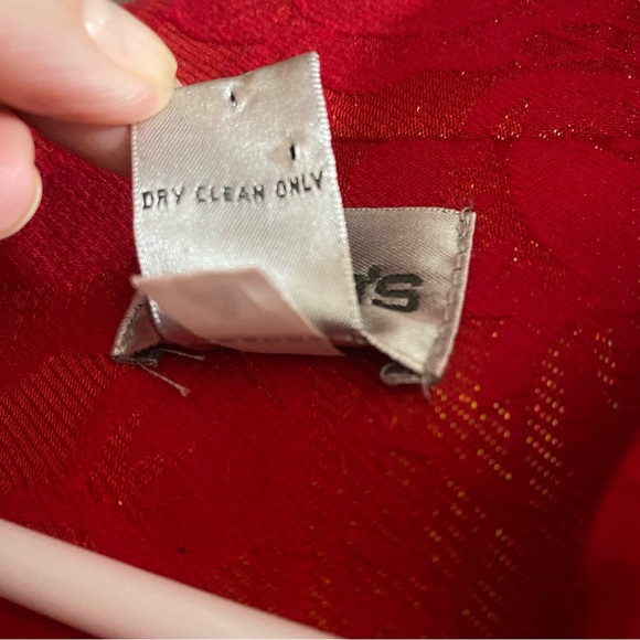 Chico’s red Jacquard jacket with Gold Metallic Threads. Size XL 3. - Picture 6 of 6